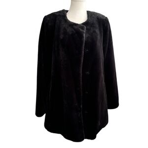 NWT Jeno Neuman Faux Fur Coat. Black. Size M